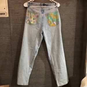 Vintage women’s flower pocket jeans